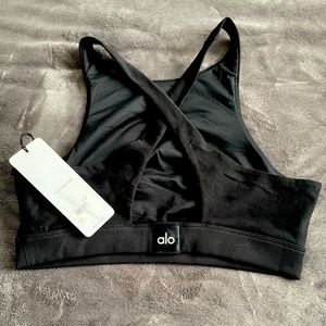 Alo brand new sports bra size large.